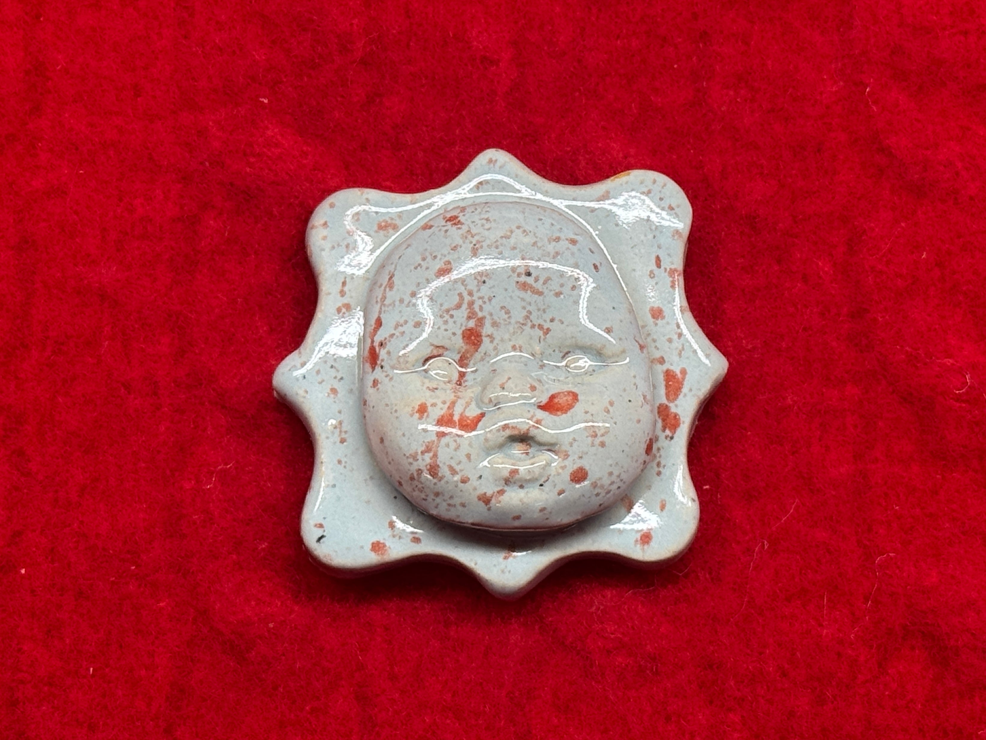 baby face magnet - blue & red