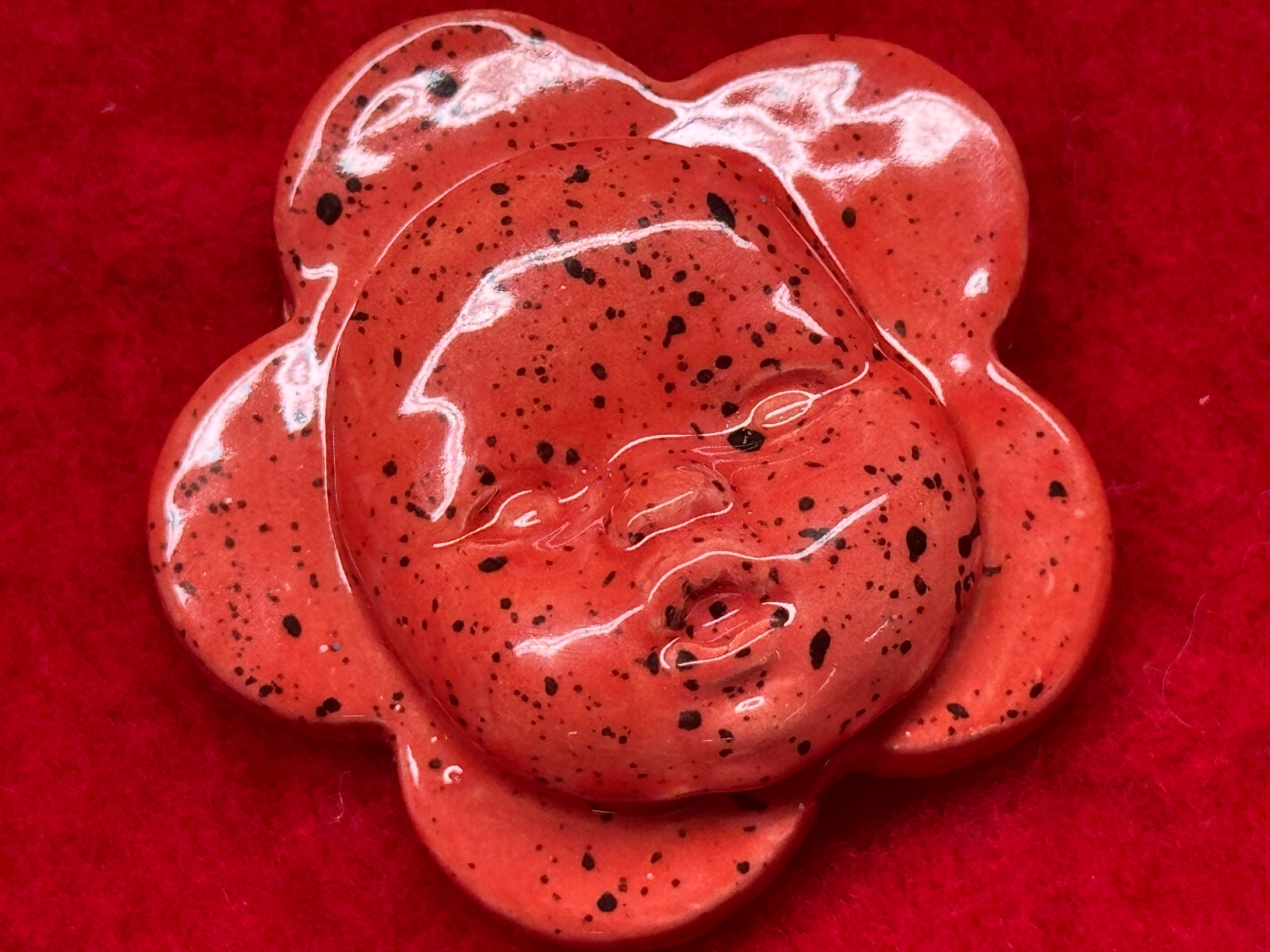 baby face magnet - red & black