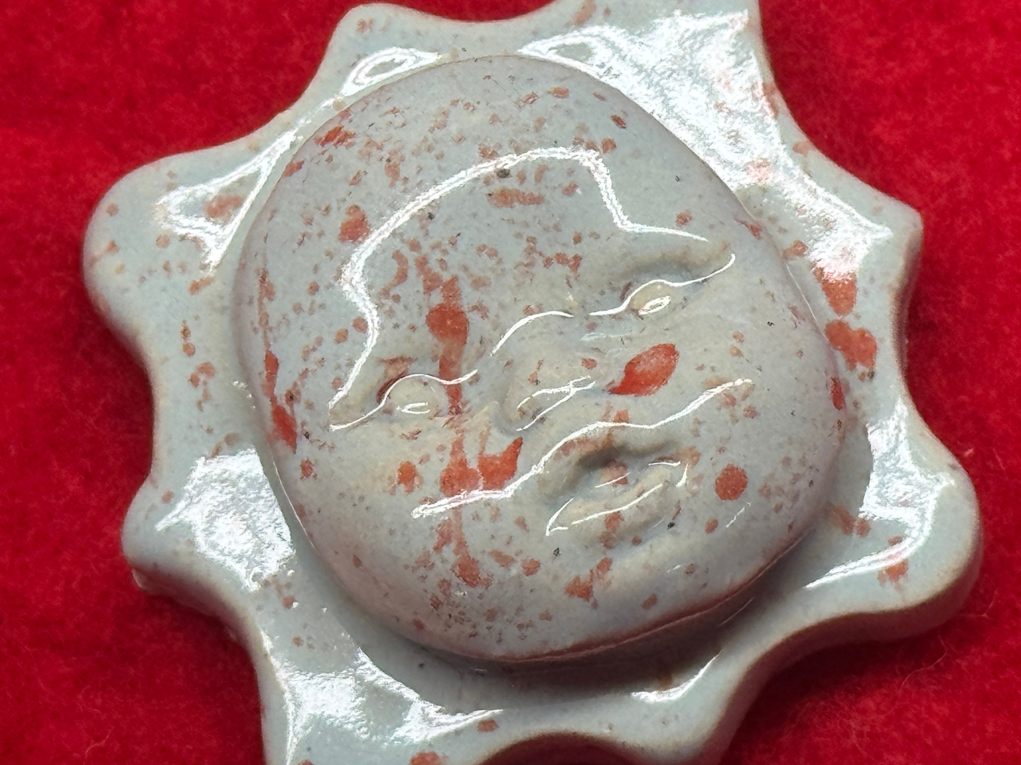 baby face magnet - blue & red