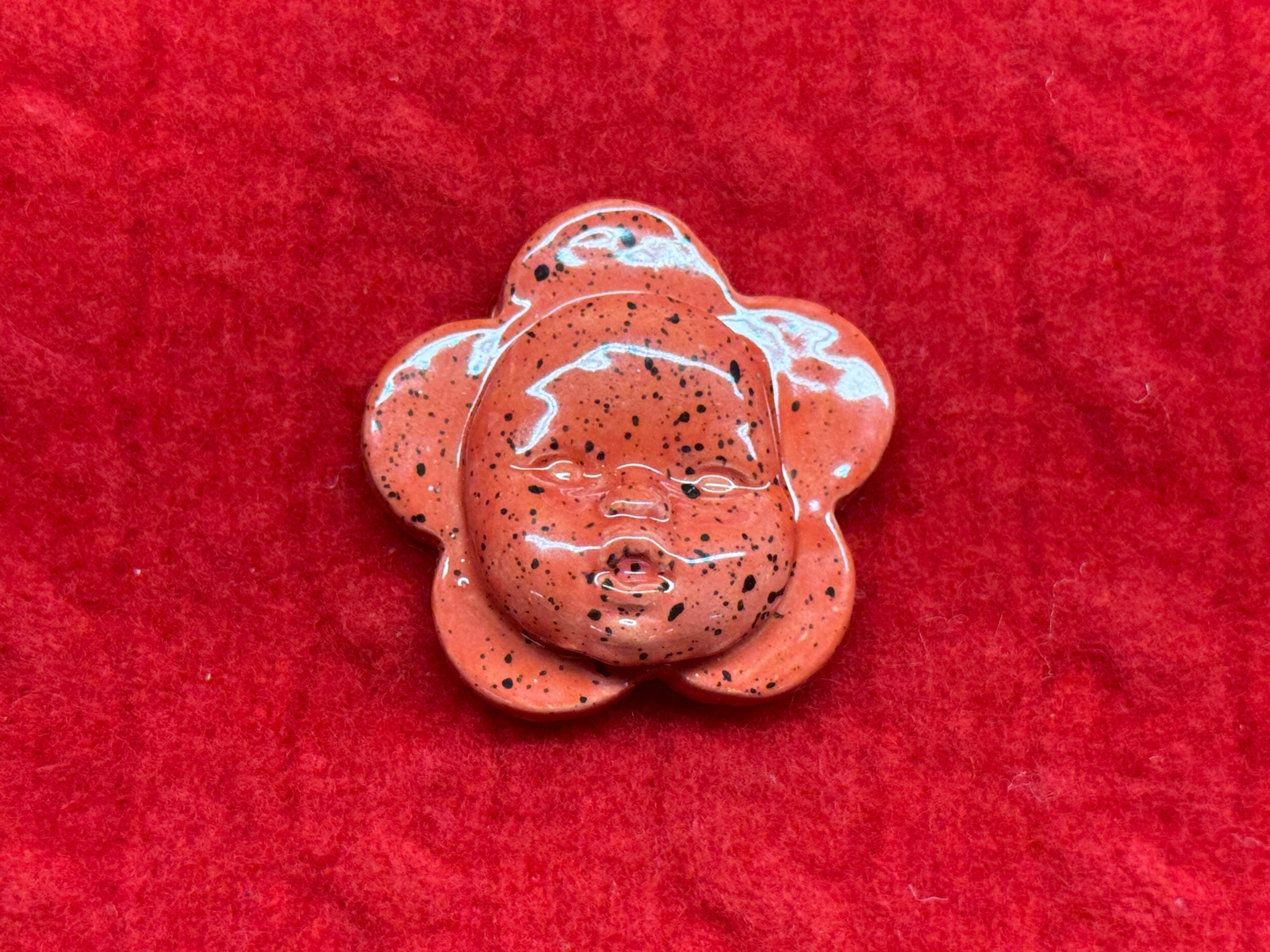 baby face magnet - red & black