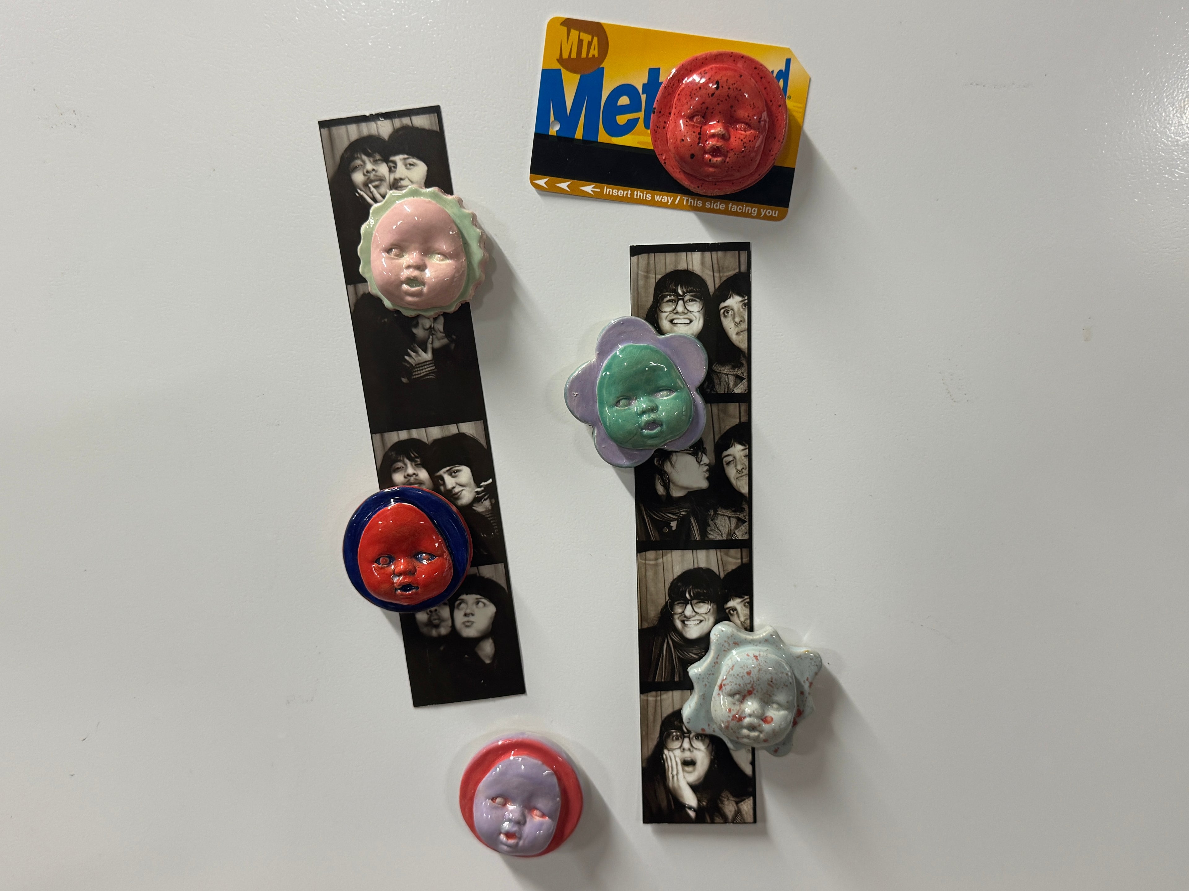 baby face magnet - blue & red