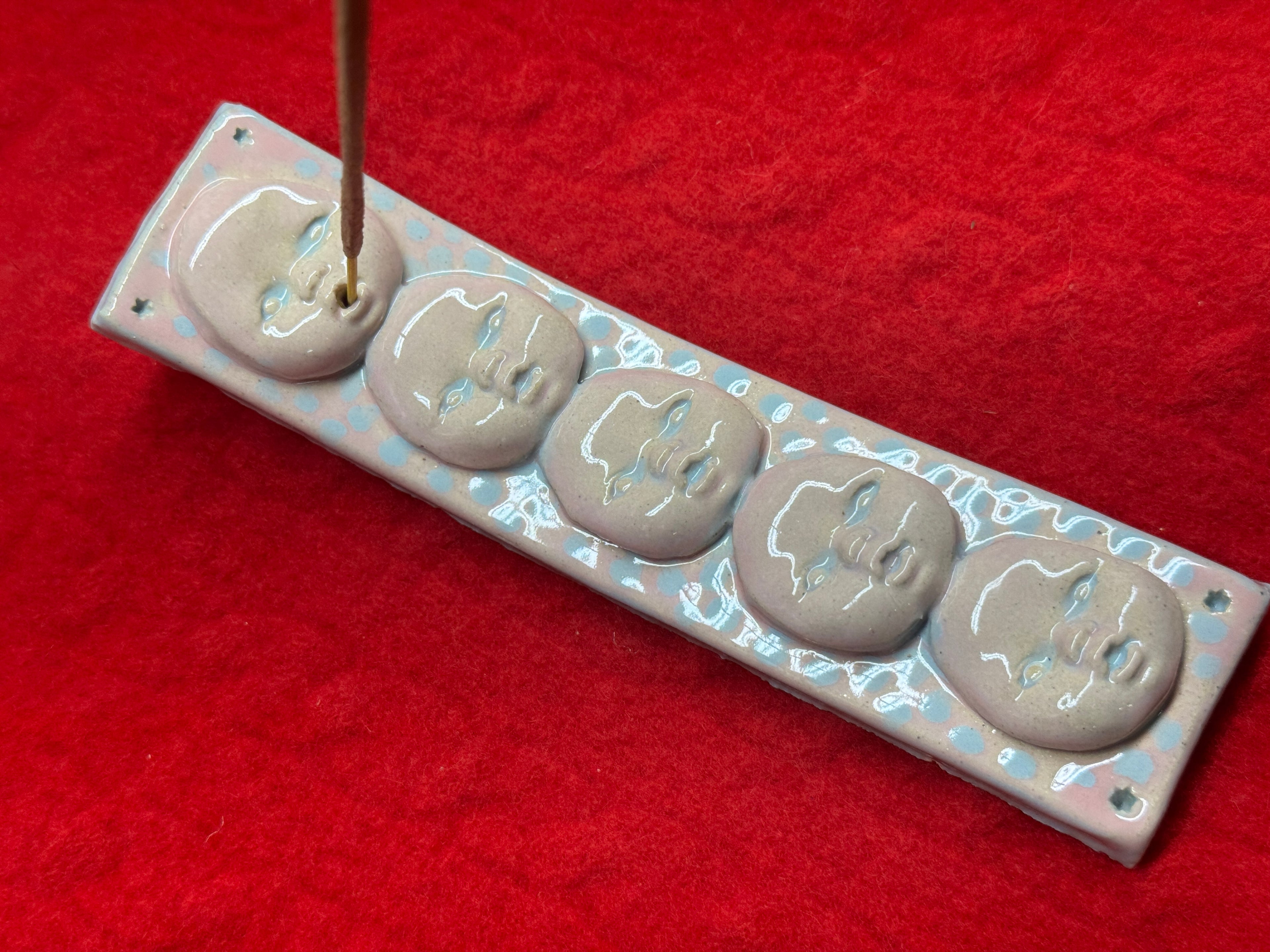 baby face incense holder - blue & pink